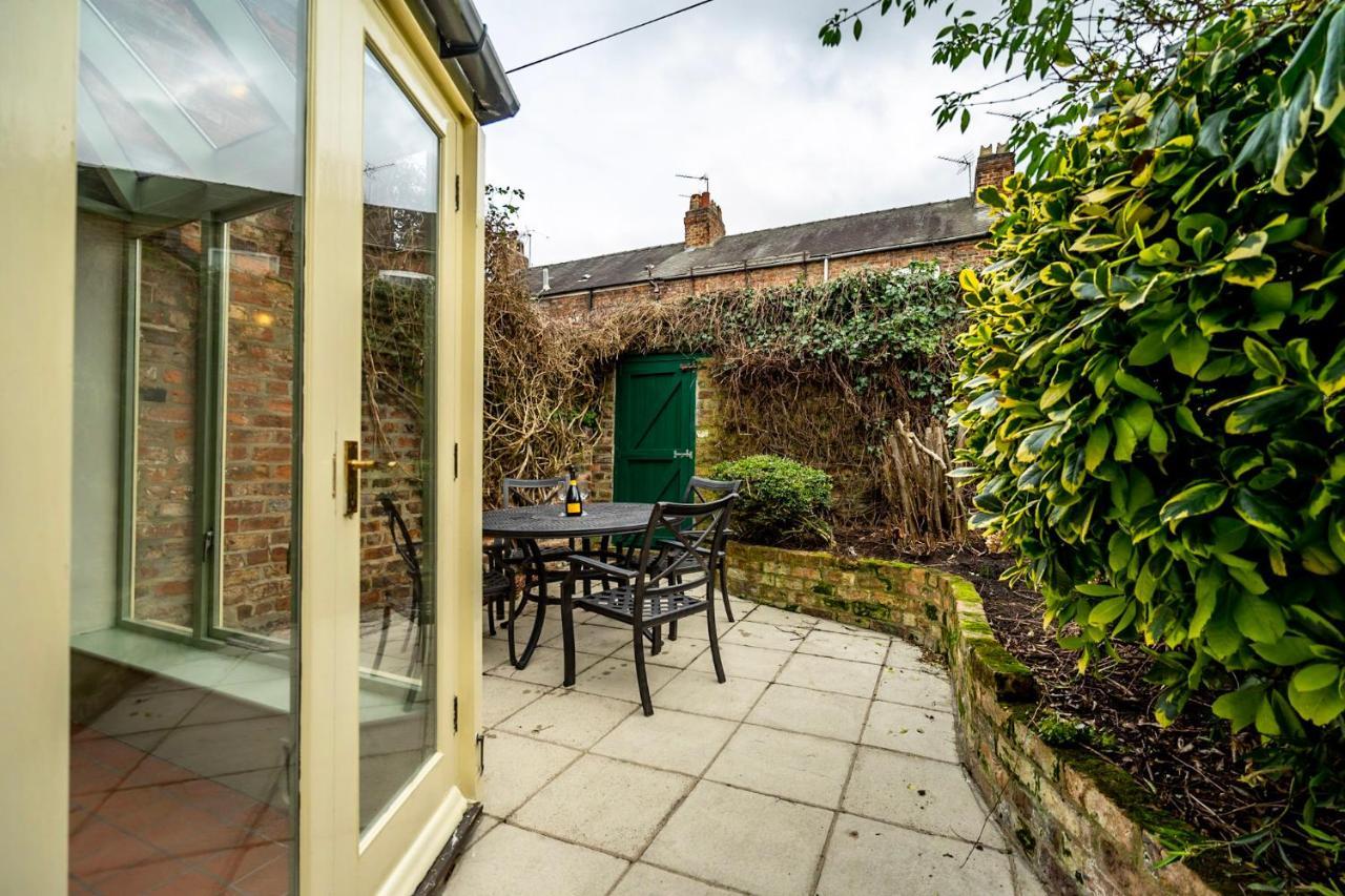 Villa 7 St John'S Crescent York Exterior foto